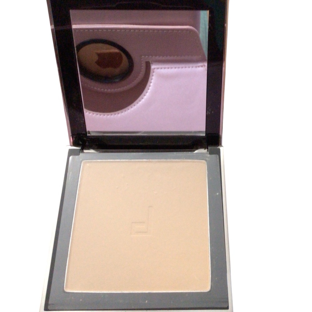 Doucce CACHÉ CRÈME POWDER FOUNDATION Full Coverage Powder Foundation shade NM6
